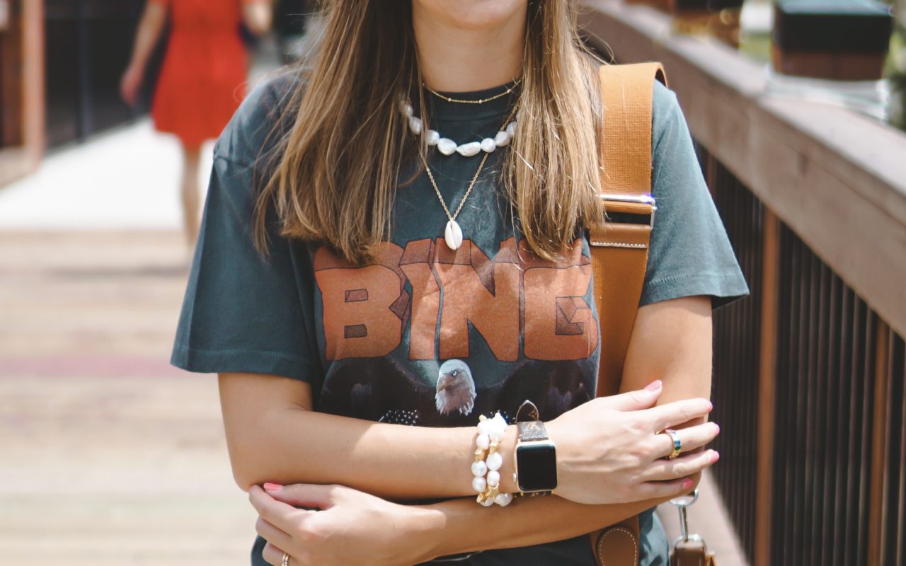 anine bing vintage tee with baublebar pearl accessories