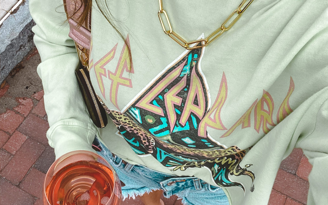 daydreamer def leppard tee with rose and baublebar chain necklace