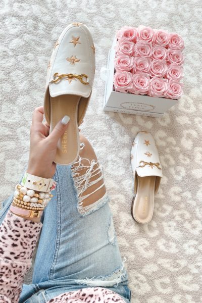 Pin by Bia Sales on KWBY  Heel sandals outfit, Lv slippers
