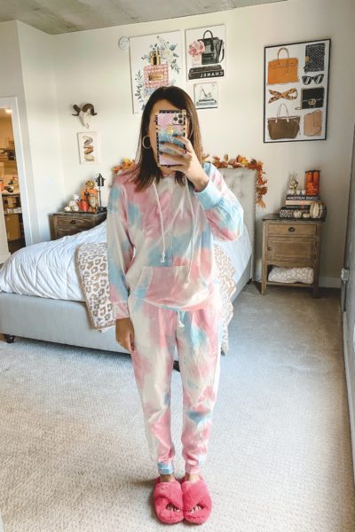 amazon cotton candy tie dye loungewear set with pink slippers