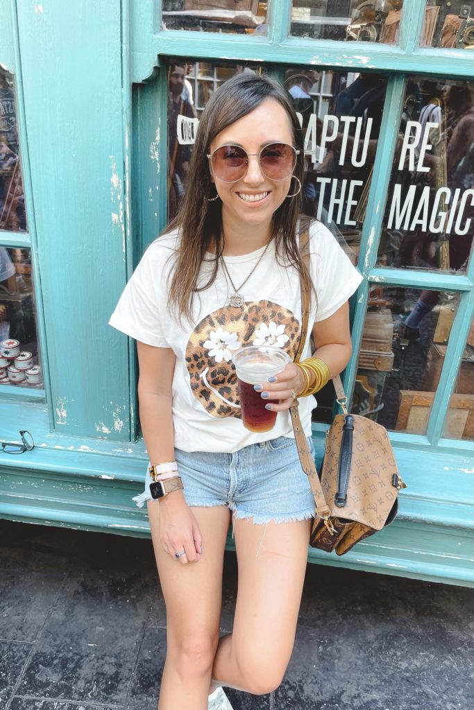 leopard smiley tee with agolde denim shorts at universal studios