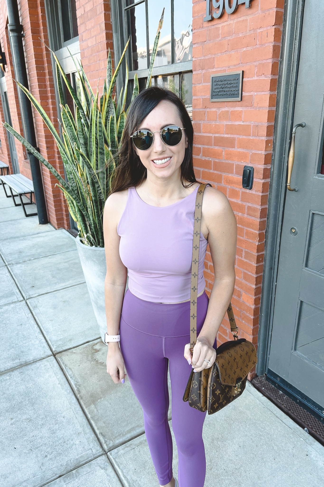 A Full lululemon Align Tank Review + Our Top 5 alternatives - The Yoga  Nomads