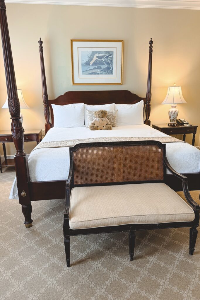 Planters inn charleston bedroon