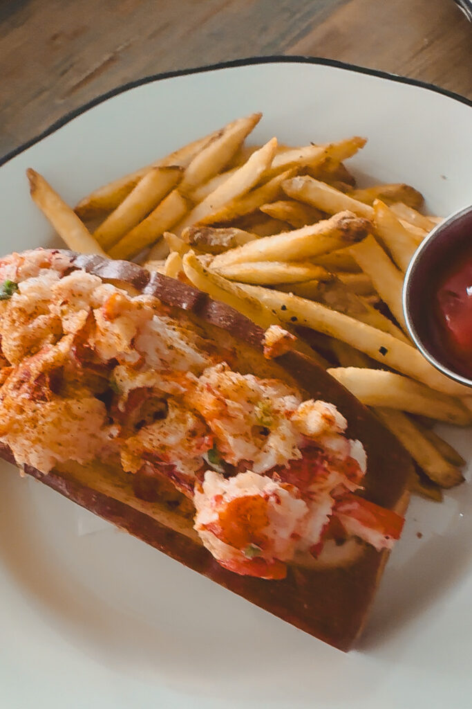 the darling charleston lobster roll
