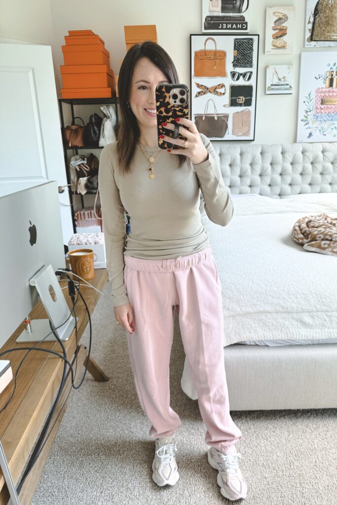 Lululemon hold tight sheer oak with lululemon scuba joggers pink haze